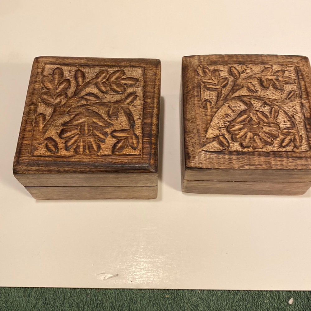 NWOT Set of two Wooden Storage Boxes with 3D floral design